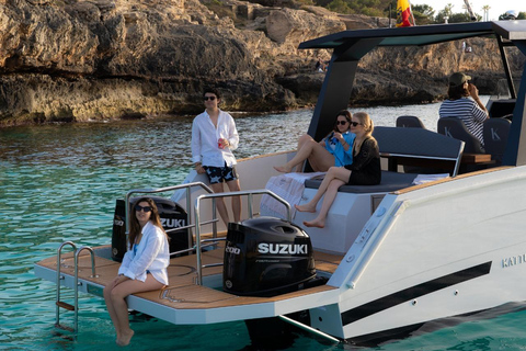 Mallorca: Private boat with Skipper from Playa de Palma Private boat with Skipper from Playa de Palma 3h