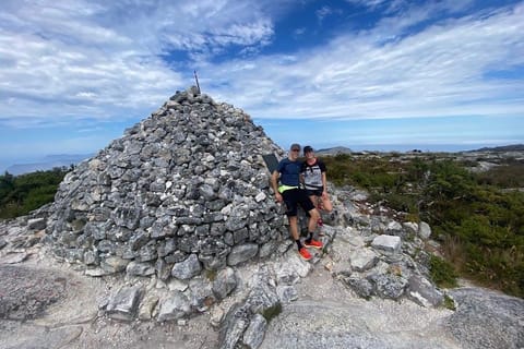 Cape Town: Table Mountain Guided Hike with Cable Car Ride