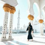 Tour a piedi di Abu Dhabi: scopri la Moschea e la Biblioteca dello Sceicco Zayed