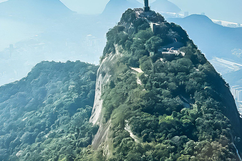 Rio de Janeiro: Hubschrauberflug Christus der Erlöser 30 min