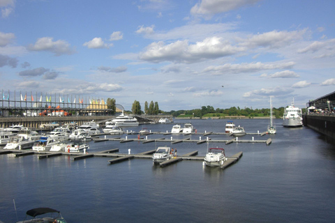 Montreal Top Highlights Private Guided Walking Tour 3-hour: Extended Old Town Highlights Tour