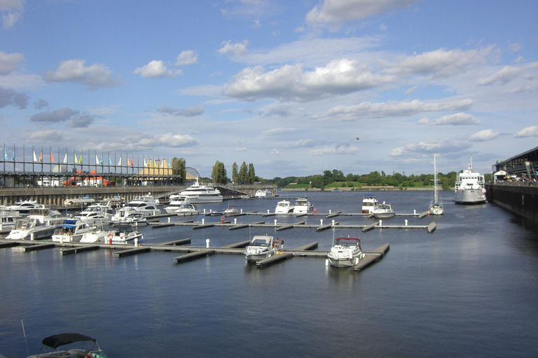 Montreal Top Highlights Private Guided Walking Tour 3-hour: Extended Old Town Highlights Tour