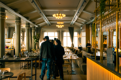 A Taste of Bergen Food Tour with Fløibanen Funicular