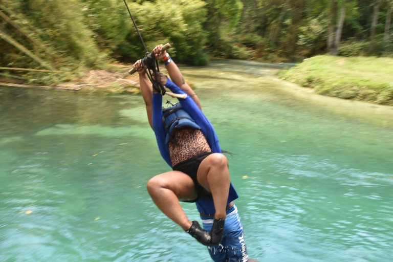 Ocho Rios: Tour combinato Blue Hole e giro in ATV