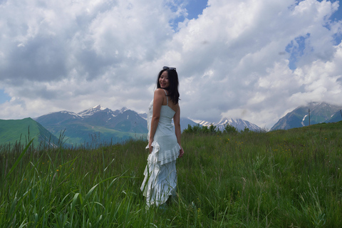 Kazbegi Day Tour from Tbilisi with Local Tastings