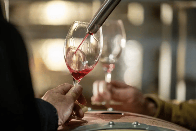 Private Adelaide Hills Wine Tastings and Lunch Day Tour Adelaide: Private Day Tour of Adelaide Hills with Lunch