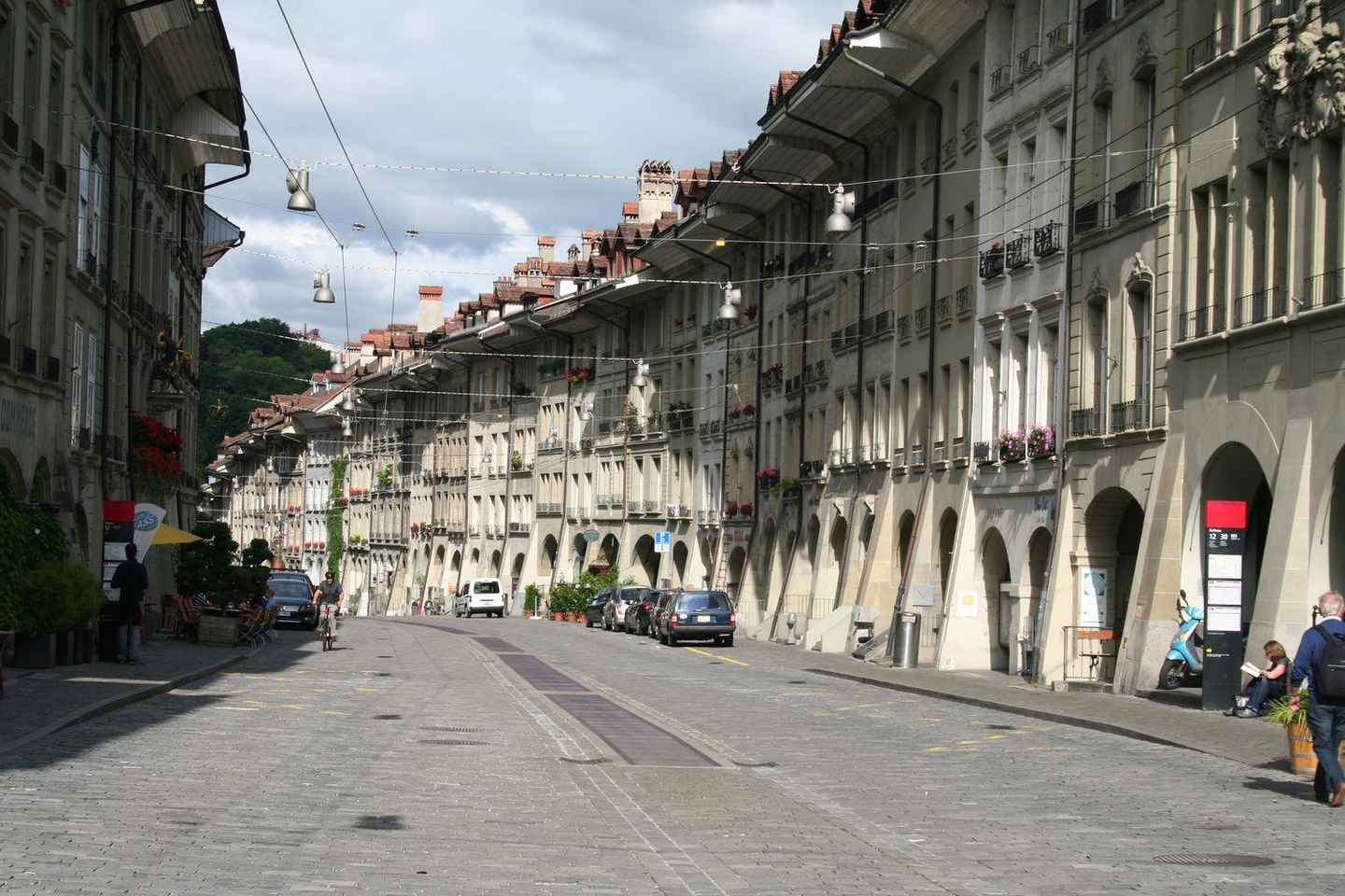 Bern: Political Walking Tour with a Diplomat