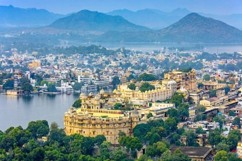 From Delhi: 6-Day Private Golden Triangle Tour with Udaipur