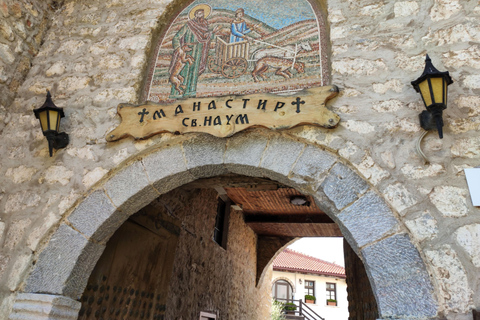 Depuis Tirana : Excursion dans la ville d&#039;Ohrid et le monastère de Saint Naum