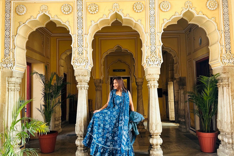 Jaipur: Private Photoshoot Tour for Solo Travelers & Couples Amer Fort Photoshoot