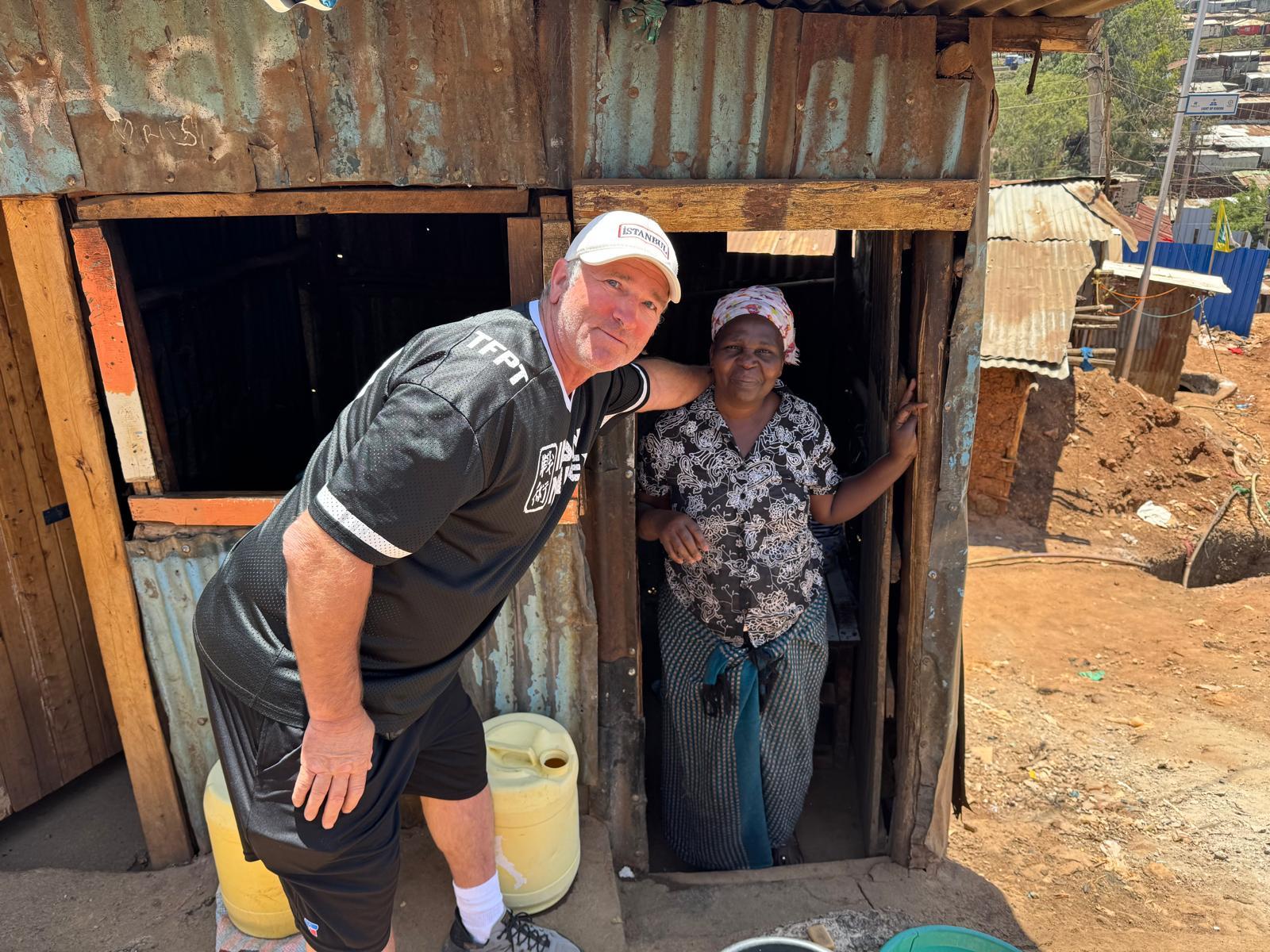 Nairobi: Besuche Kibera, den größten Slum, mit einem Einheimischen