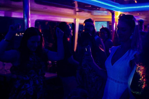 Sydney: 3 Hour Abba Tribute Show Harbour Cruise with Buffet