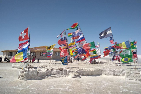 San Pedro de Atacama: 3-Day Uyuni Tour, Small Group, Full Board