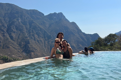 Mexico-Stad: Tolantongo-grotten, warmwaterbronnen en natuurlijke zwembadenMexico-Stad: Grutas de Tolantongo, warmwaterbronnen en natuurlijke zwembaden