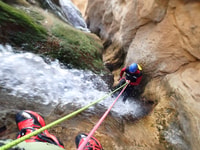 Canyoning à eau dans la grotte de Buñol de Turche (Valencia) - Housity