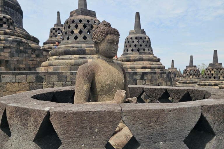 Yogyakarta; Alba/ Salita al Borobudur e Tempio di PrambananAlba a Borobudur, salita in cima e tour del tempio di Prambanan