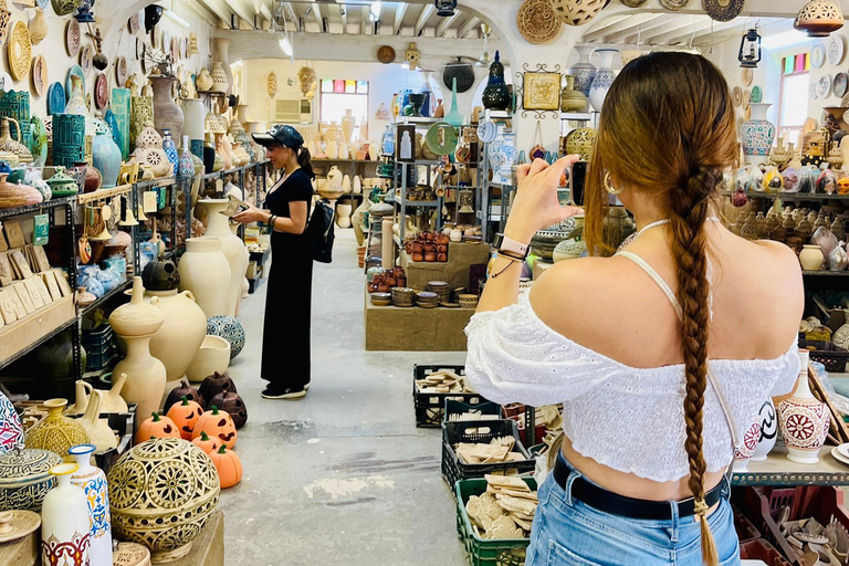 From Manama: Bahrain Full-Day Tour by Luxury Bus