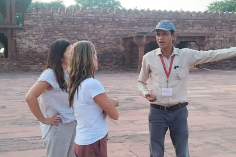 Taj Mahal, Agra sightseeingtour met transfer-add-onsVanuit Delhi: tour met AC-auto, chauffeur, gids en toegangsprijzen