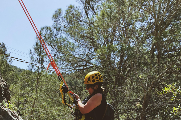 Via ferrata em Enguera com uma ponte de 80 metrosreserva