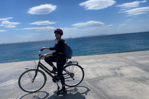 Aventura de ciclismo à beira-mar: Passeio em Atenas com parada para banho