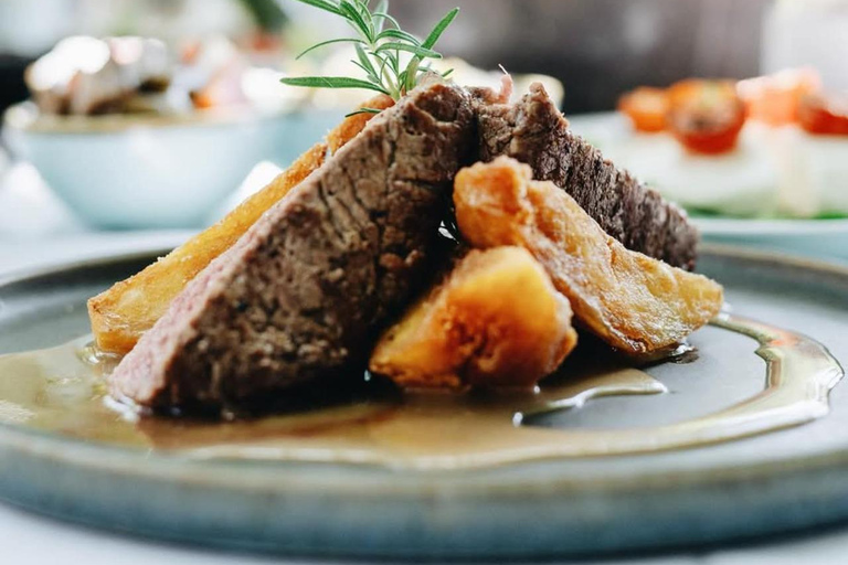 Lalez Wine Tasting, Wine Tour, Kayak & Full Lunch Experience German speaking private group