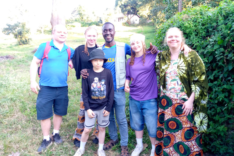 Arusha: City Sightseeing Walking Tour. (with local guides)