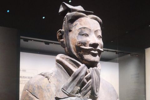 Xi'an: Terracotta Army Guided Bus Tour with Transfer & Lunch