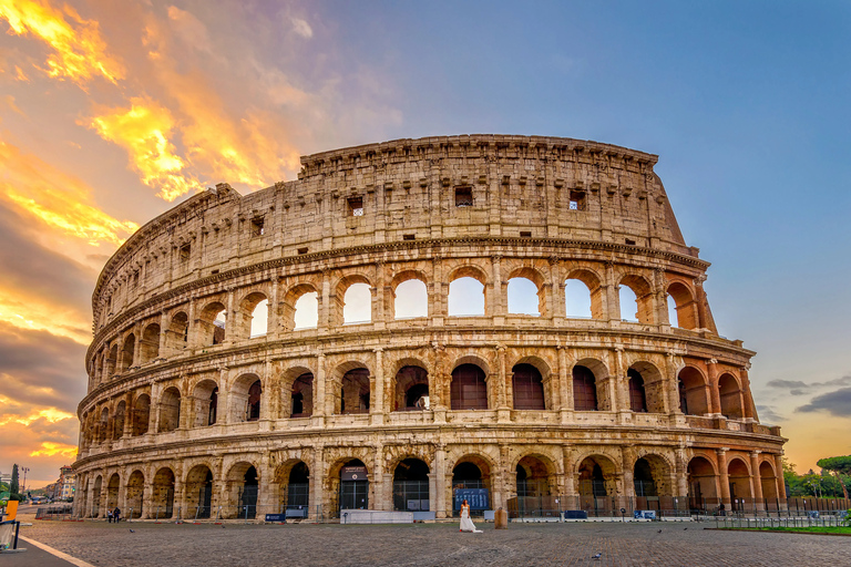 Rome: Colosseum Guided Tour with Roman Forum Entry