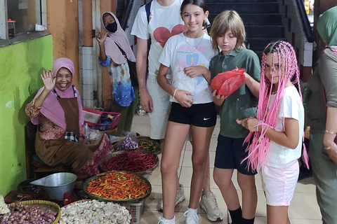 Yogyakarta: clase de cocina con visita al mercado y servicio de recogida del hotelClase de cocina con servicio de recogida del hotel