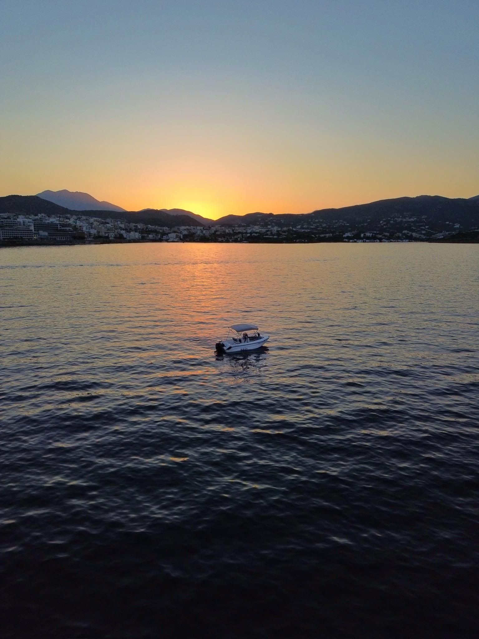 Agios Nikolaos: 3-stündige Sonnenuntergangsfahrt mit Skipper