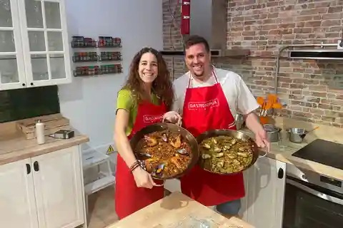 Clase de cocina de paella con sangría en Bilbao