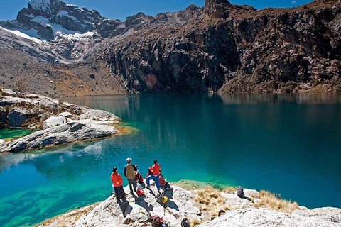 Da Ancash: Trekking alla laguna di Churup |Giornata intera |Privato|