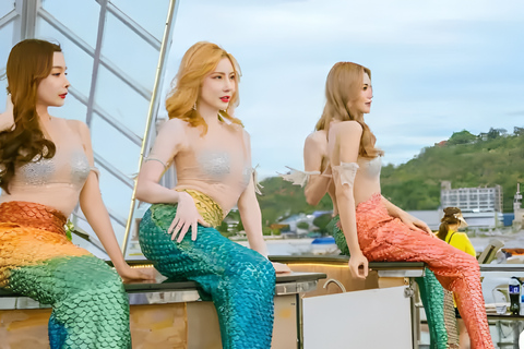 Pattaya: Oosterse Carnaval Dinner Cruise Cabaret Show BuffetOriental Princess Haïtiaanse Rendez-Vous VIP zitplaatsen