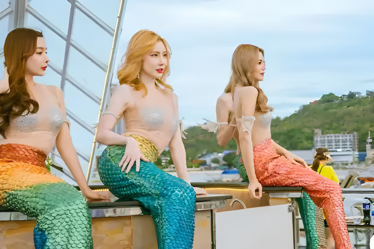 Pattaya: Oosterse Carnaval Dinner Cruise Cabaret Show BuffetOriental Princess Haïtiaanse Rendez-Vous VIP zitplaatsen