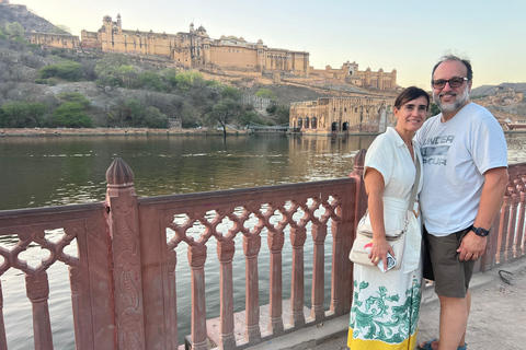 Private 6-Day Golden Triangle & Udaipur Luxury Tour Car + Guide + Monuments Tickets + 3 Star Accommodation