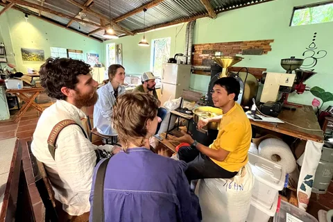 Experience specialty coffee with sustainable coffee farmers