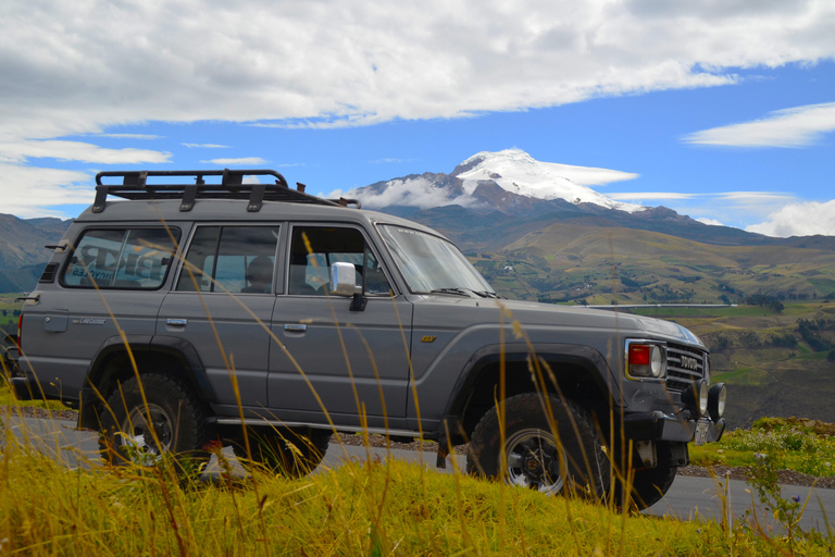 Ecuador: Vintage Toyota Land Cruiser 4x4. Rental with Driver