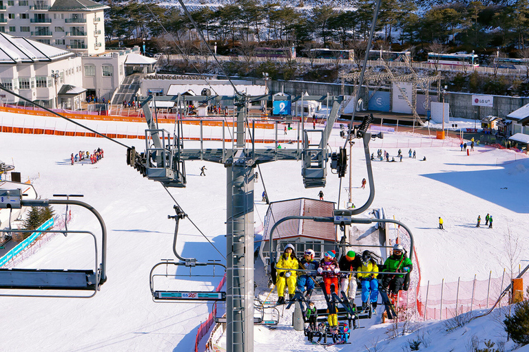 Desde Seúl: Excursión de Esquí a Gangchon con la Isla de NamiPaquete Snowboard - Reunión en la estación DDP