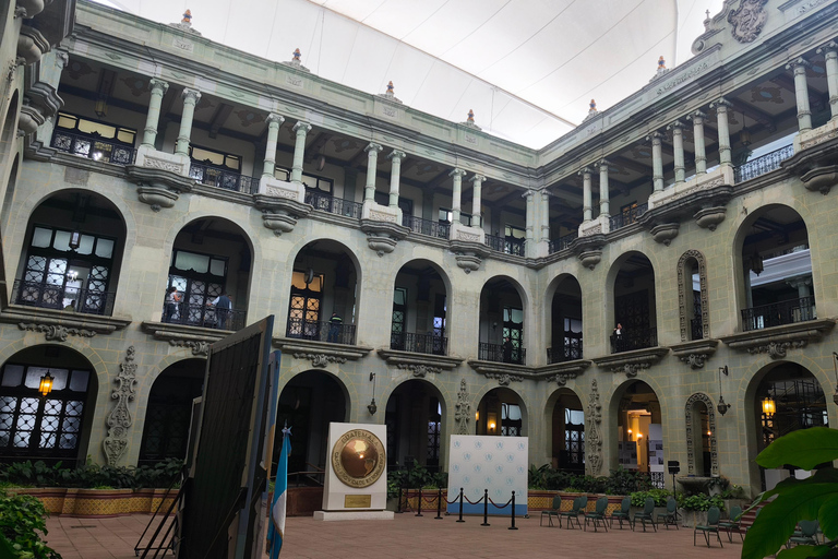 Tour of La Aurora Zoo, Historic Center, and Ciudad Cayalá in Guatemala