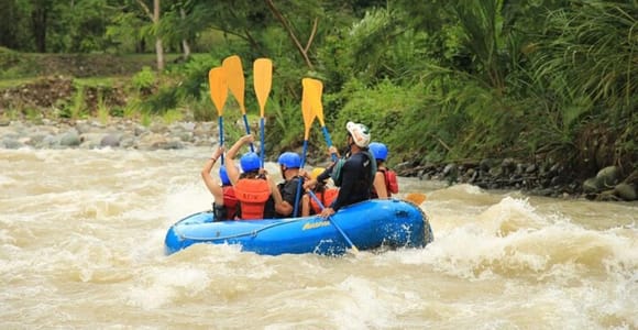 Manuel Antonio: Savegre Whitewater Rafting & Waterfall Tour