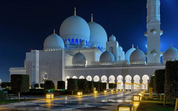 Von Abu Dhabi aus: Große Moschee und Ferrari Welt Ultimative Tour