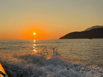Himara: Solnedgångskryssning (badstopp och snorkling)