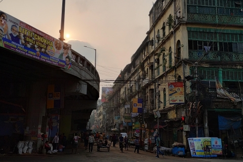 Chasing The Sun - A Cultural Tour of Kolkata Chasing The Sun - Experience Kolkata's Culture and Flavour