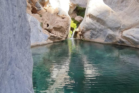 Muscat: Fanja, Wadi Qurai, and Sumail Castle Day Trip