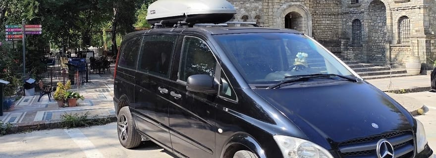 Privé : aéroport et ville de Tirana vers/depuis Pogradec