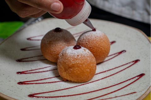 Carthagène : cours de desserts typiques dans un restaurant du centre historiqueCarthagène : cours de pâtisserie traditionnelle dans un restaurant du centre historique