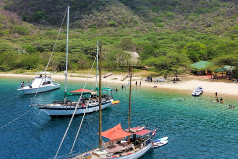 Tour privado Parque Tayrona Anna Lezah Capacidad para 12 personas