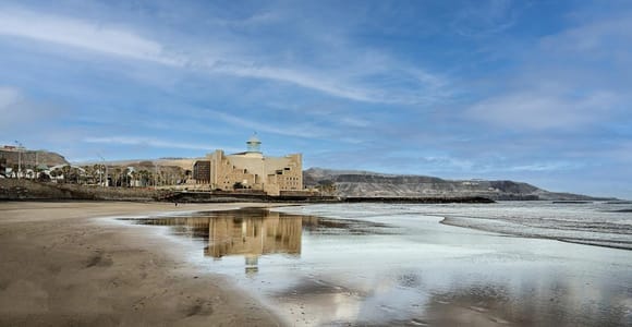 From the South: Excursion to Las Palmas de Gran Canaria + Poema del Mar (option)