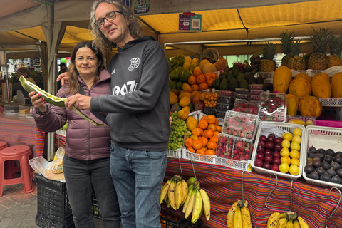 Lima: Market Tour with Tastings and Chinatown Visit