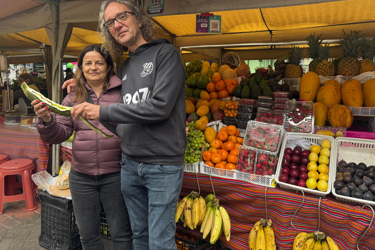 Lima: Market Tour with Tastings and Chinatown Visit